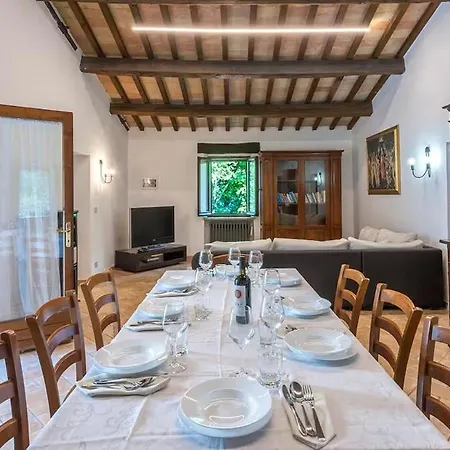 Urbino E Gola Del Furlo, Idromassaggio Lux Apartamento *