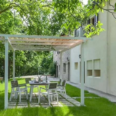 Urbino E Gola Del Furlo, Idromassaggio Lux Bellaria-Pole-Petriccio