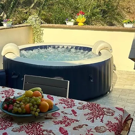 Urbino E Gola Del Furlo, Idromassaggio Lux Apartamento *
