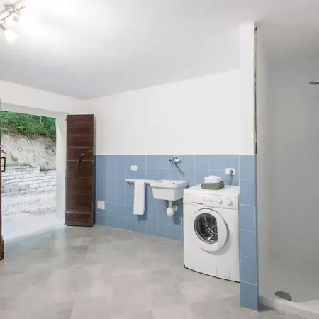 Urbino E Gola Del Furlo, Idromassaggio Lux Apartamento Bellaria-Pole-Petriccio