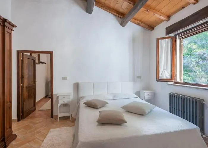 Urbino E Gola Del Furlo, Idromassaggio Lux Διαμέρισμα *