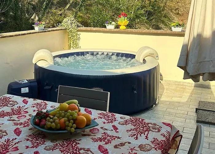 Urbino E Gola Del Furlo, Idromassaggio Lux Διαμέρισμα *